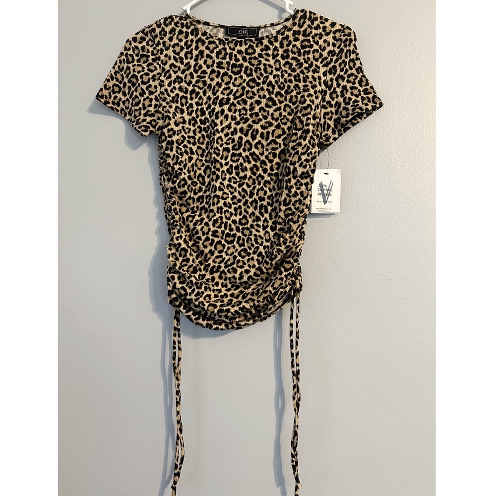 Vibe Sportswear Side Scrunch Cheetah Print Shirt